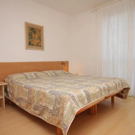 2549b * Umag